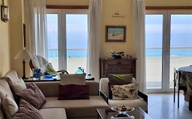 Nazare Apartamento Em Frente Ao Mar